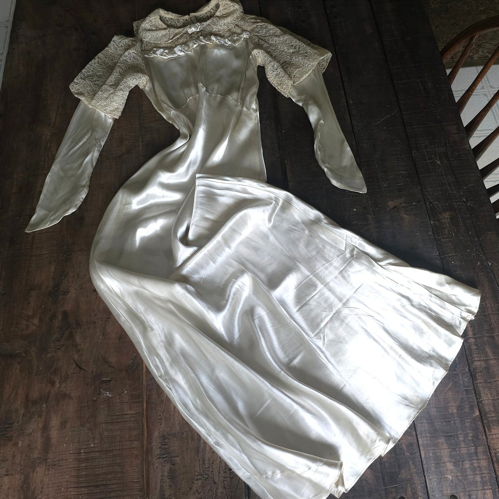 Vintage 1930s 1940s Cream Liquid Satin Lace Wedding Dress Long Sleeve Bias Cut